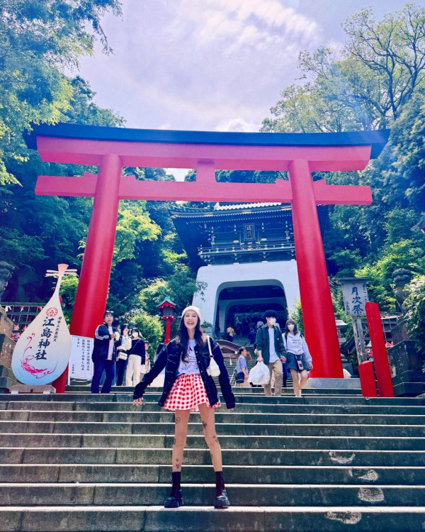 陳凱琳背心短裙遊馬來西亞獲讚似中學生！噴血性感蕾絲內衣出席活動！ 