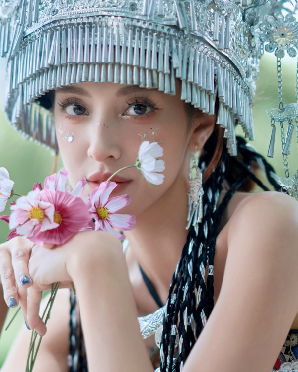 陳凱琳背心短裙遊馬來西亞獲讚似中學生！噴血性感蕾絲內衣出席活動！ 