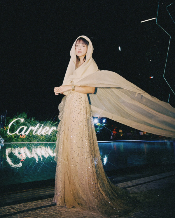 陳凱琳背心短裙遊馬來西亞獲讚似中學生！噴血性感蕾絲內衣出席活動！ 