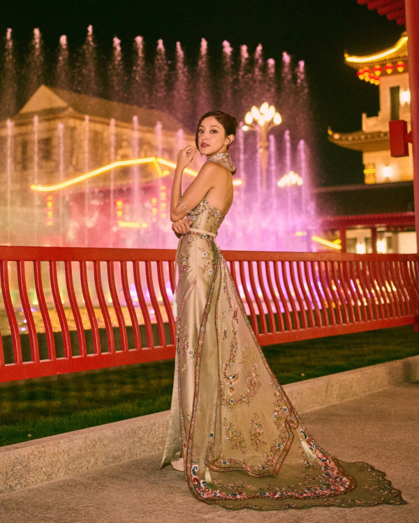 陳凱琳背心短裙遊馬來西亞獲讚似中學生！噴血性感蕾絲內衣出席活動！ 