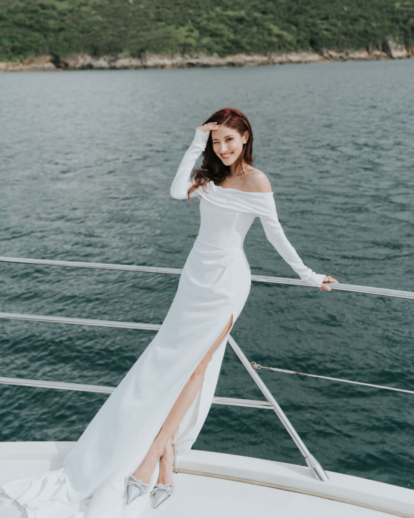 陳凱琳背心短裙遊馬來西亞獲讚似中學生！噴血性感蕾絲內衣出席活動！ 