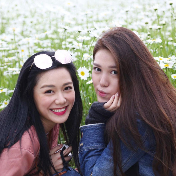 鄧麗欣登海拔5200米珠峰大本營賀41歲生日 曬零妝自拍獲封「顏值最高峰」