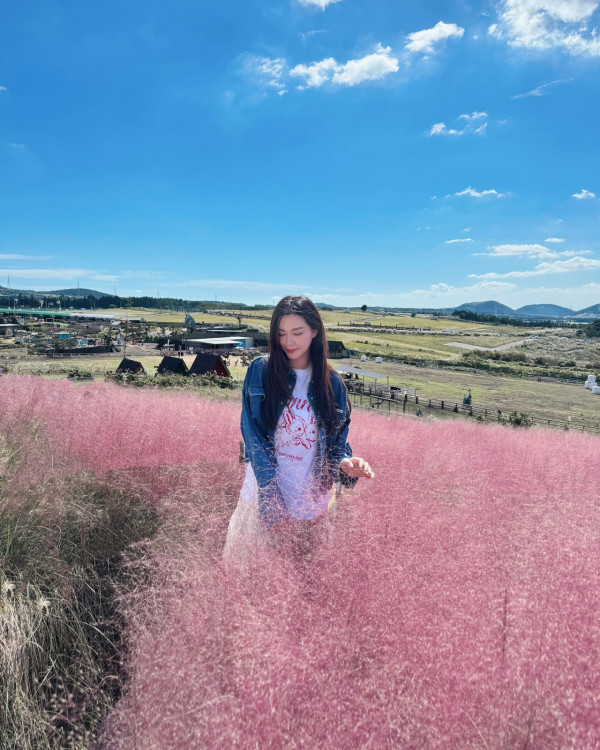 鄧麗欣登海拔5200米珠峰大本營賀41歲生日 曬零妝自拍獲封「顏值最高峰」