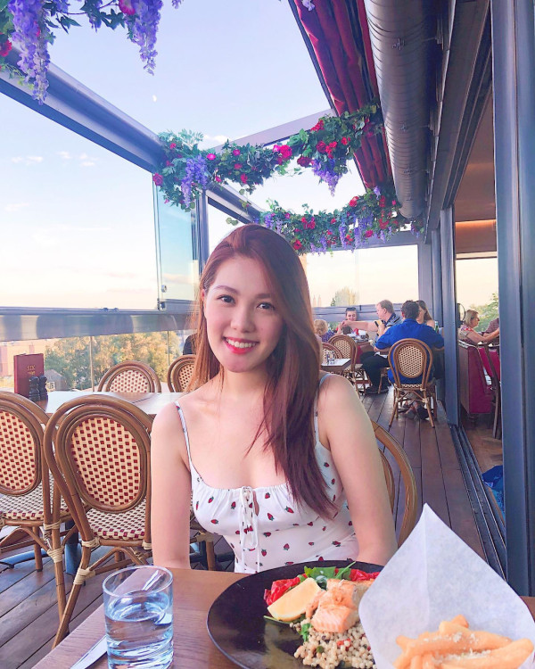 鄧麗欣登海拔5200米珠峰大本營賀41歲生日 曬零妝自拍獲封「顏值最高峰」