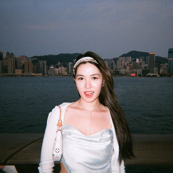 鄧麗欣登海拔5200米珠峰大本營賀41歲生日 曬零妝自拍獲封「顏值最高峰」