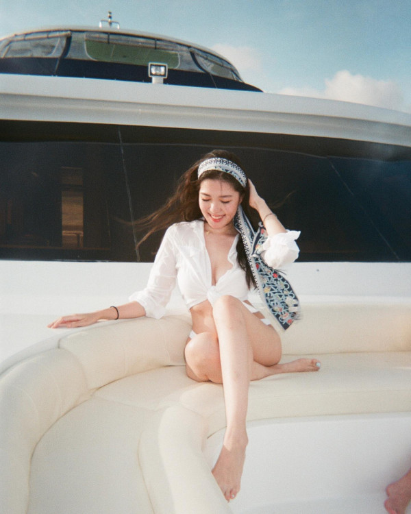 鄧麗欣登海拔5200米珠峰大本營賀41歲生日 曬零妝自拍獲封「顏值最高峰」