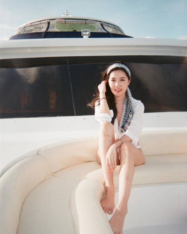 鄧麗欣登海拔5200米珠峰大本營賀41歲生日 曬零妝自拍獲封「顏值最高峰」