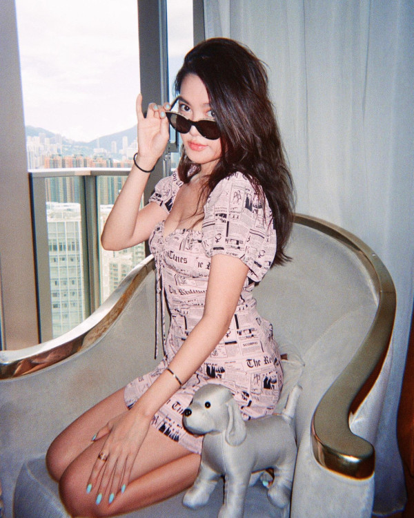 鄧麗欣登海拔5200米珠峰大本營賀41歲生日 曬零妝自拍獲封「顏值最高峰」