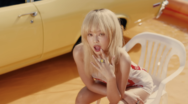 Jennie出席婚禮衣著被批唔尊重!粉絲即護航解釋背後原因!