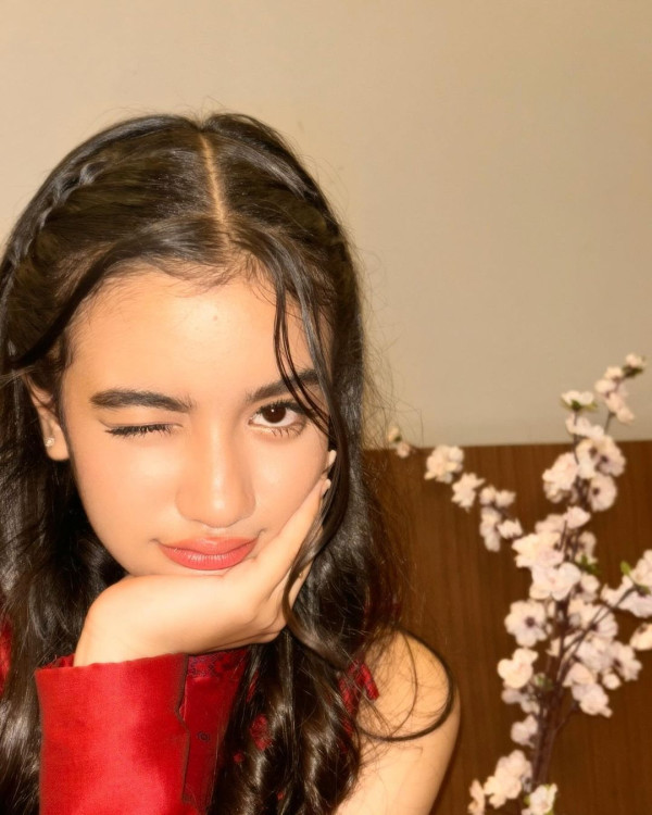 柬埔寨12歲公主激似Lisa！精通5種語言兼能歌善舞 傳赴韓發展 