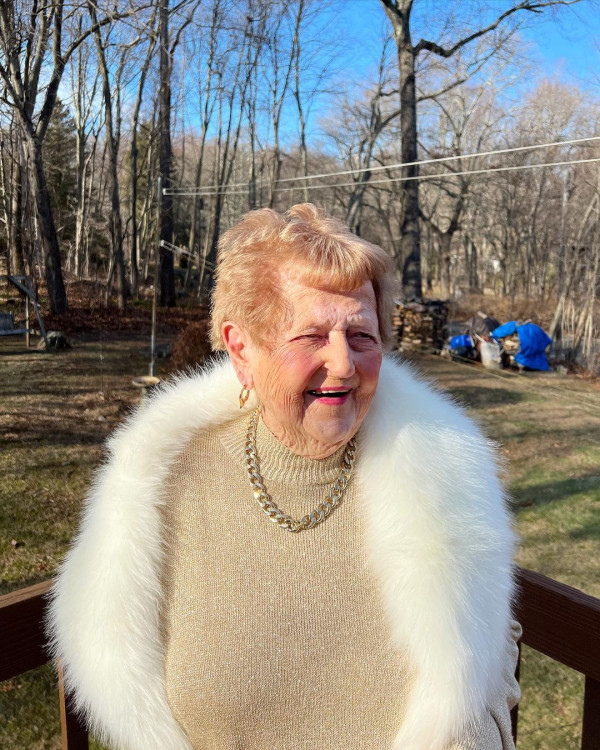 94歲網紅婆婆擁千萬粉絲 樂於以幽默笑看人生