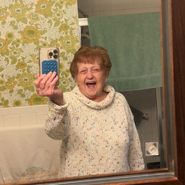 94歲網紅婆婆擁千萬粉絲 樂於以幽默笑看人生