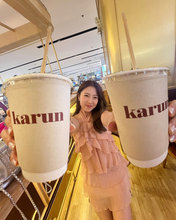 前J2小花離巢遊韓性感解放!突破底線晒T字泳褲露美臀!