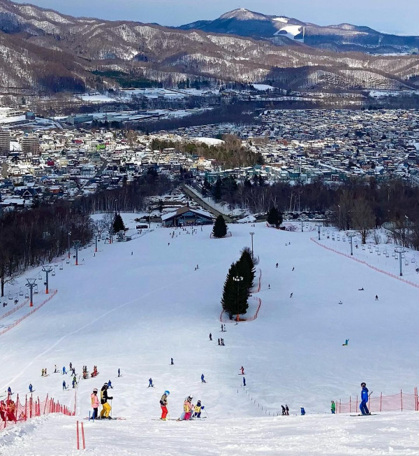 日本滑雪|來源:王子滑雪度假中心、skiing-hokkaido.com、藏王溫泉滑雪場、GALA湯澤滑雪場、安比高原滑雪場、二世谷滑雪場、喜樂樂雪世界、藤野Fu’s滑雪場、二合目YETI滑雪場 日本滑雪|來源:王子滑雪度假中心、skiing-hokkaido.com、藏王溫泉滑雪場、GALA湯澤滑雪場、安比高原滑雪場、二世谷滑雪場、喜樂樂雪世界、藤野Fu’s滑雪場、二合目YETI滑雪場