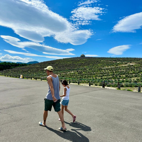 陳冠希驚喜現身周杰倫台北演唱會 一動作掀《頭文字D》集體回憶！ 