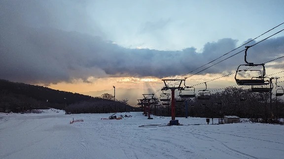 日本滑雪|來源:王子滑雪度假中心、skiing-hokkaido.com、藏王溫泉滑雪場、GALA湯澤滑雪場、安比高原滑雪場、二世谷滑雪場、喜樂樂雪世界、藤野Fu’s滑雪場、二合目YETI滑雪場 日本滑雪|來源:王子滑雪度假中心、skiing-hokkaido.com、藏王溫泉滑雪場、GALA湯澤滑雪場、安比高原滑雪場、二世谷滑雪場、喜樂樂雪世界、藤野Fu’s滑雪場、二合目YETI滑雪場