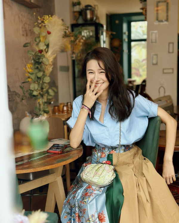 42歲黃翠如最新近照驚現牙籤腳！網民指「又瘦咗」曾被傳孕味濃 