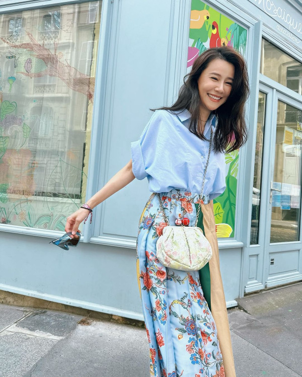 42歲黃翠如最新近照驚現牙籤腳！網民指「又瘦咗」曾被傳孕味濃 