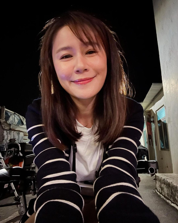 42歲黃翠如最新近照驚現牙籤腳！網民指「又瘦咗」曾被傳孕味濃 