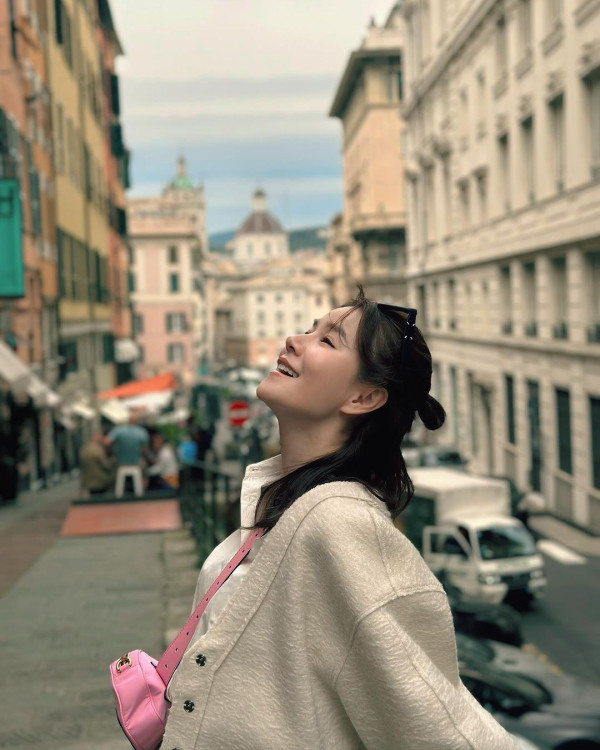 42歲黃翠如最新近照驚現牙籤腳！網民指「又瘦咗」曾被傳孕味濃 