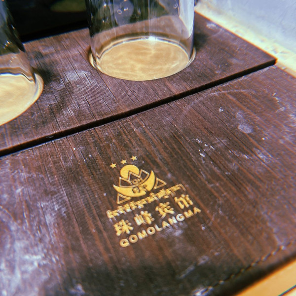 鄧麗欣登海拔5200米珠峰大本營賀41歲生日 曬零妝自拍獲封「顏值最高峰」