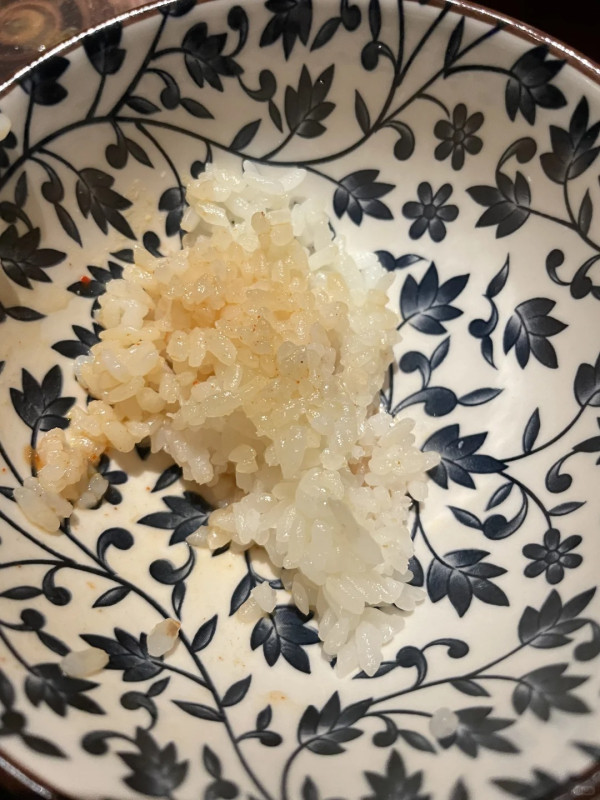 內地客天后用餐 結賬驚覺1碗米飯竟售 小紅書發文求解 網民：因為有這兩個字 