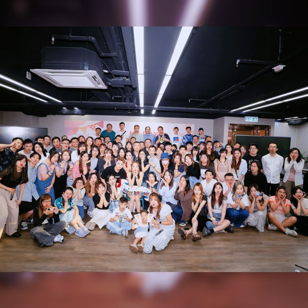 鄧麗欣登海拔5200米珠峰大本營賀41歲生日 曬零妝自拍獲封「顏值最高峰」