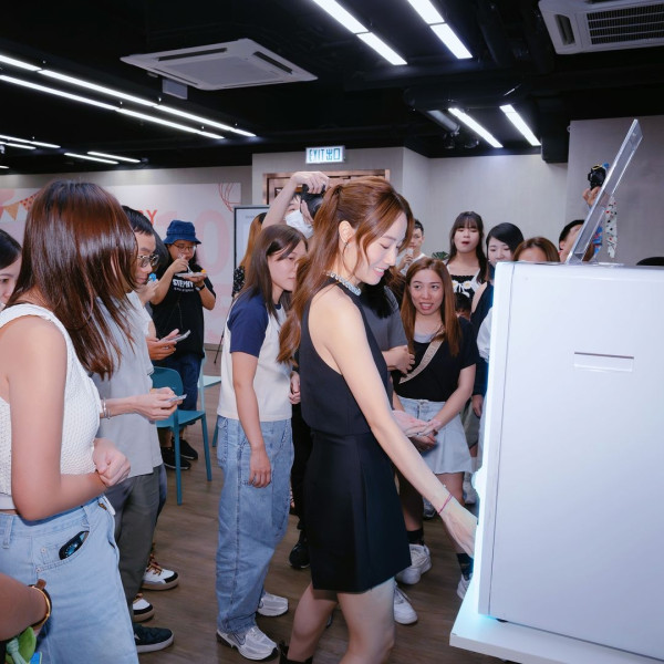 鄧麗欣登海拔5200米珠峰大本營賀41歲生日 曬零妝自拍獲封「顏值最高峰」