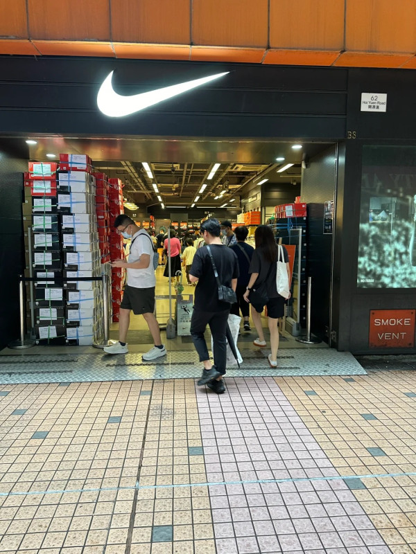 觀塘駱駝漆2大波鞋Outlet結業退場 網民：已經唔係以前嘅駱駝漆