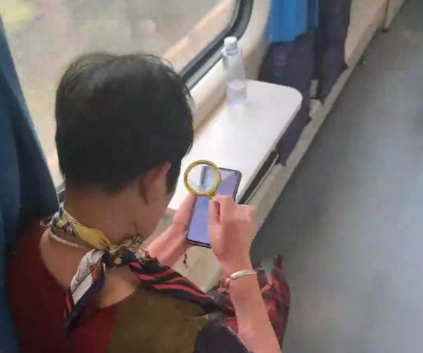 「多事」大學生搭火車智破電騙 大媽險被騙繳1.5萬 稱可換150萬扶貧金 