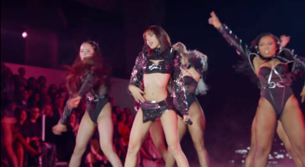 Lisa見面會短到嚇親粉絲 演出只唱5首歌 網民：早知當初睇瘋馬秀 