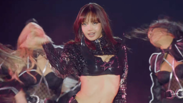 Lisa見面會短到嚇親粉絲 演出只唱5首歌 網民：早知當初睇瘋馬秀 