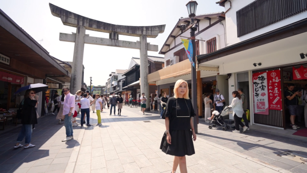 TVB「最強Body」郭珮文比堅尼浸溫泉大開中門極誘人！陳懿德連換泳衣派粉絲福利 