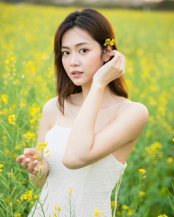 25歲游嘉欣一反常態罕晒泳衣照開邪惡大窿 身材二度發育眼前一亮：太犯規！