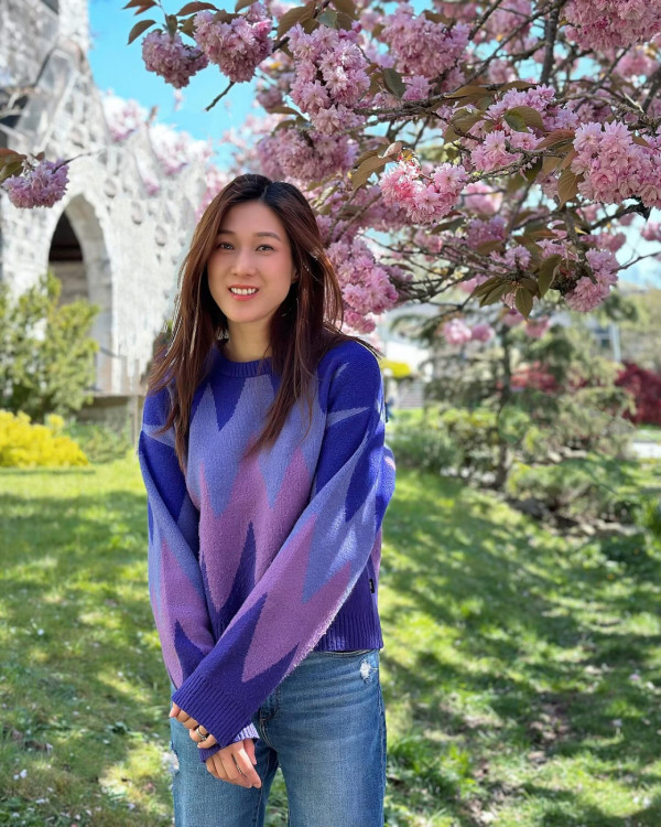 鍾嘉欣意外曝光豪華廚房