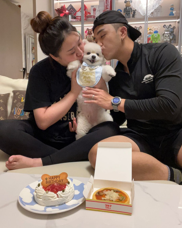 億萬駙馬伍富橋誇張排場慶祝結婚3周年 老婆消瘦不少金髮新形象氣質截然不同