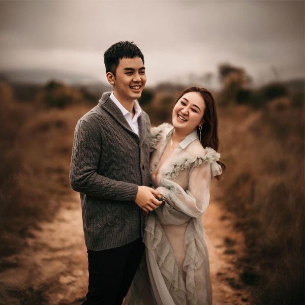 億萬駙馬伍富橋誇張排場慶祝結婚3周年 老婆消瘦不少金髮新形象氣質截然不同