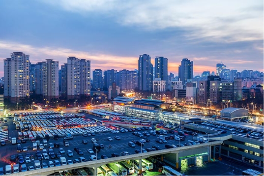 首爾高速巴士客運站(圖片來源:VisitKorea) 首爾高速巴士客運站(圖片來源:VisitKorea)