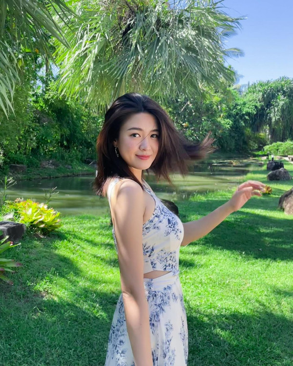 江嘉敏曬外遊相上圍突然升級？ 網友力勸唔好再剪短髮 