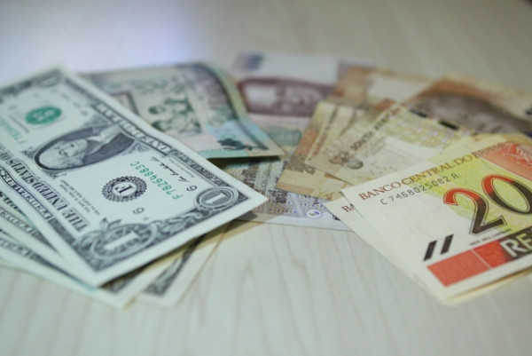 巴西女9歲目擊父親被槍殺 立志做警察 25年後終親手拘捕犯人