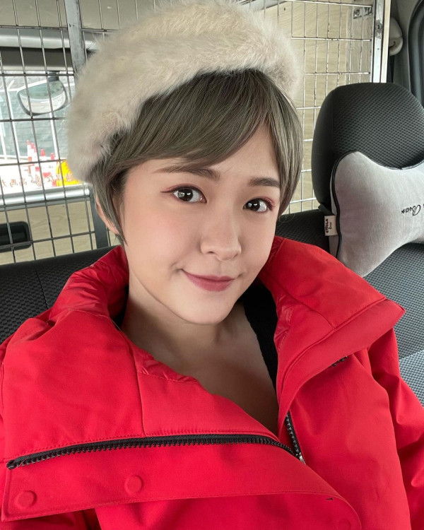 江嘉敏曬外遊相上圍突然升級？ 網友力勸唔好再剪短髮 