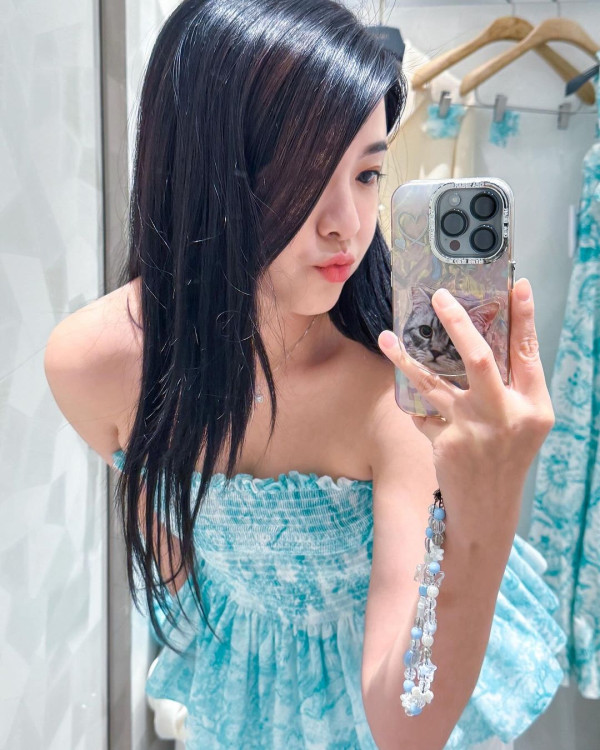 江嘉敏曬外遊相上圍突然升級？ 網友力勸唔好再剪短髮 