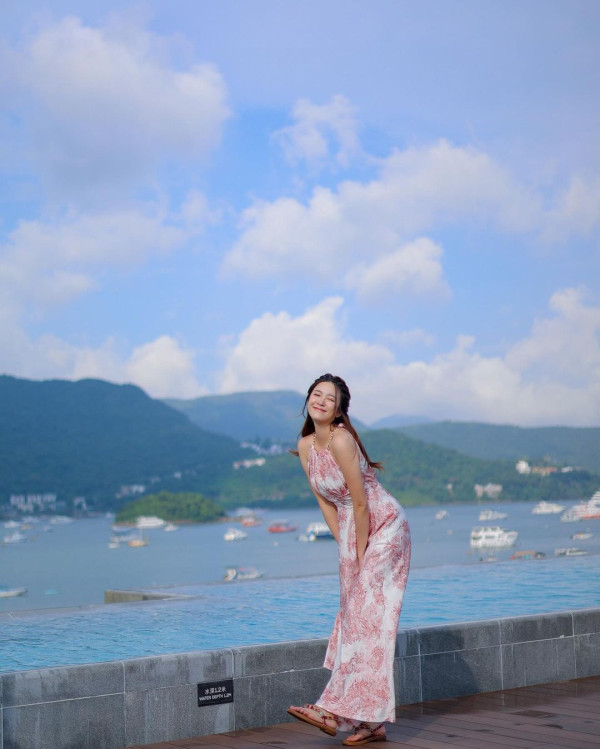 江嘉敏曬外遊相上圍突然升級？ 網友力勸唔好再剪短髮 