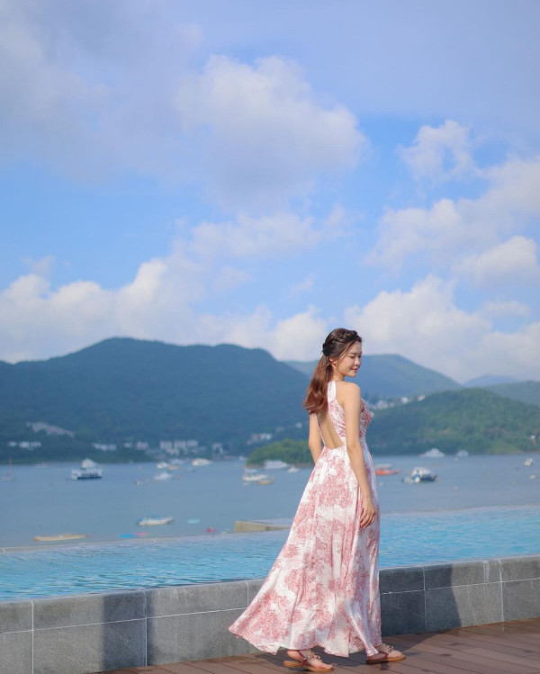 江嘉敏曬外遊相上圍突然升級？ 網友力勸唔好再剪短髮 