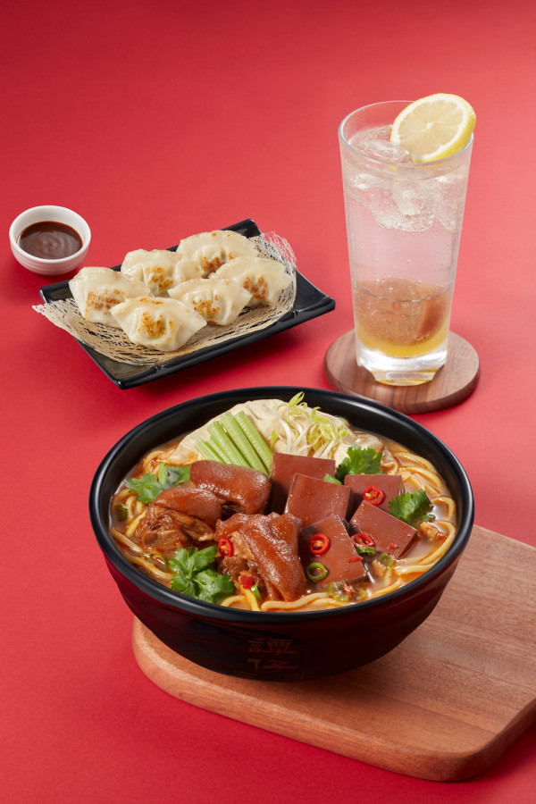 譚仔三哥米線皇牌水煮湯配上全新食材強勢回歸驚喜滋味再現