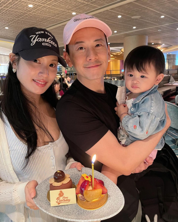 TVB女星孖港姐胞妹出埠拍豐胸廣告 泳裝鬥曬深長事業線＋火辣身材！ 