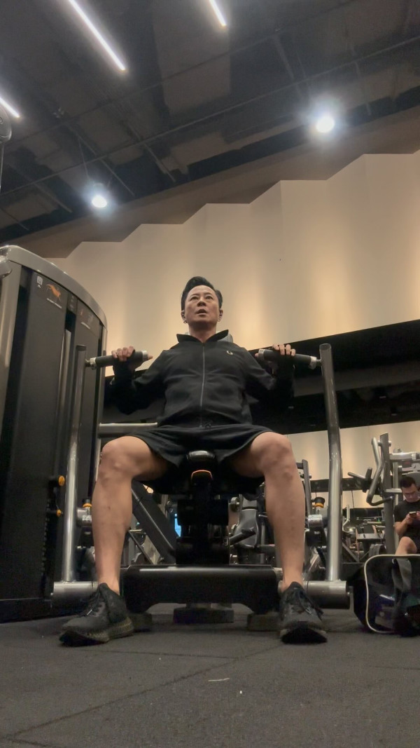 草蜢57歲蔡一傑缺席美國巡唱 驚揭罹腦瘤 PO頭頂巨型傷口報平安 