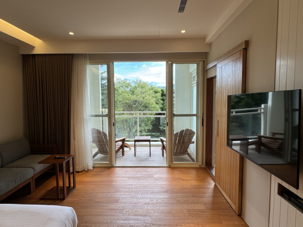 開箱台灣無印風牧場酒店！ 豪華套房+私人陽台飽覽山景 享受一泊二食/牧場體驗 