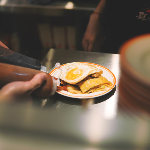 台北早餐店推介10大必吃!40年老字號鹹豆漿+芝士蛋餅!美食家白鐘元大推肉粥