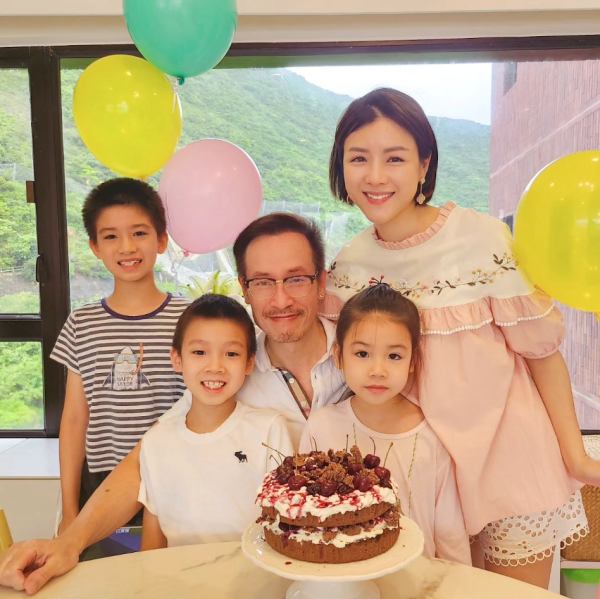 陳豪出差不忘買手袋比老婆